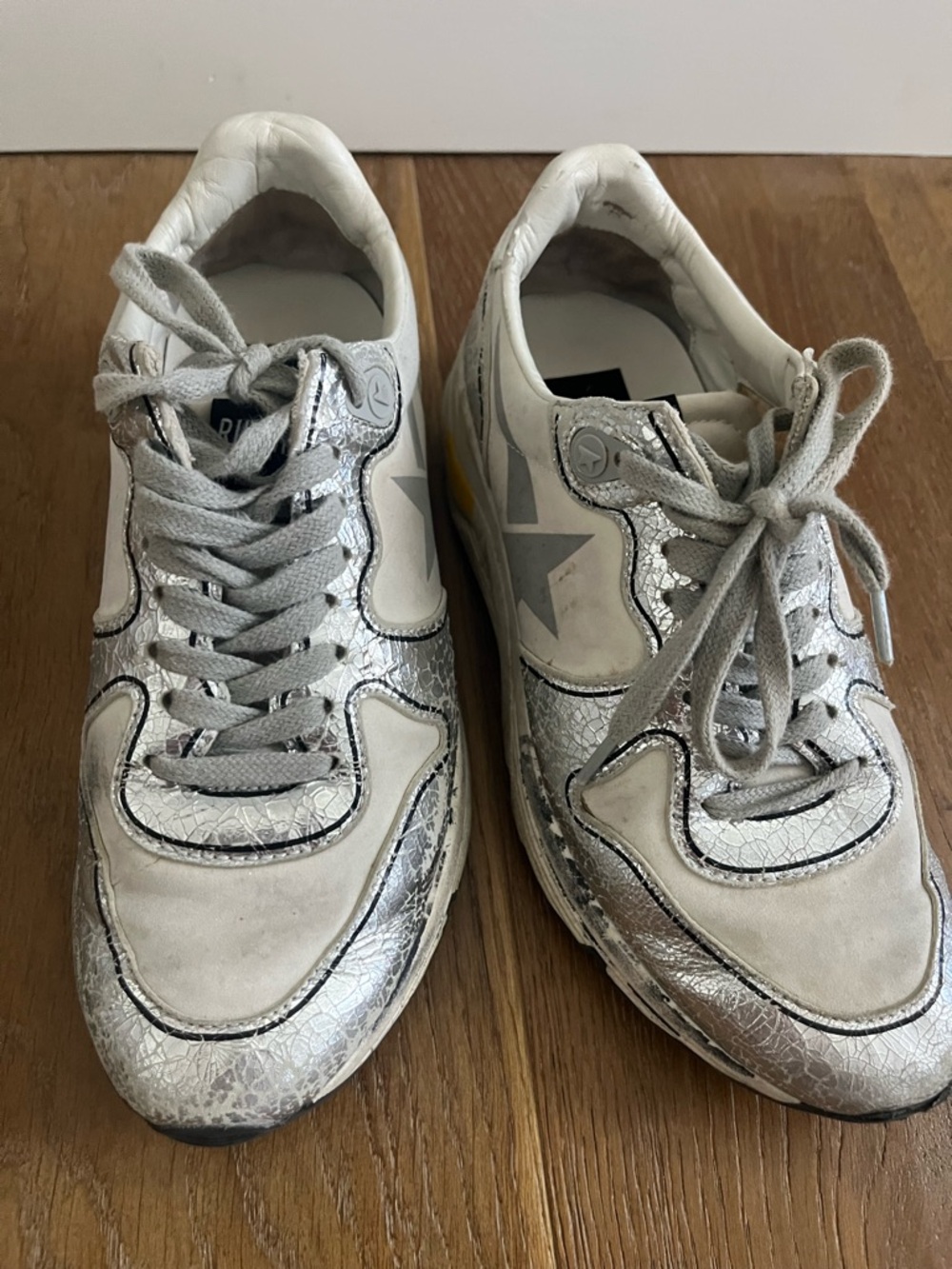 Golden Goose Women’s Silver Metallic Star Sneakers with Gray Accents - Picture 2 of 9